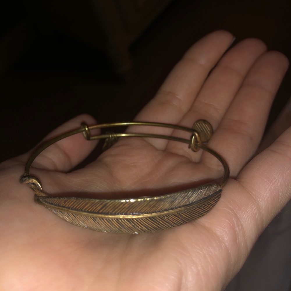 ⭐️Feather Alex & Ani Bracelet⭐️